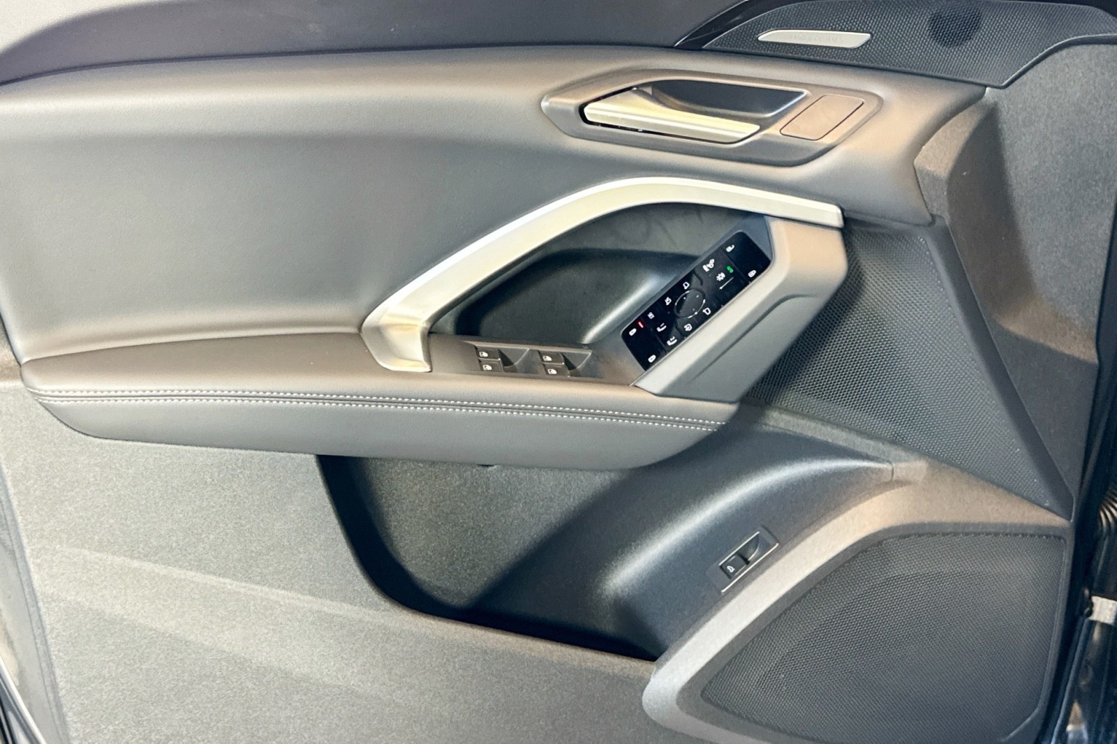 New 2025 Tambora Gray Metallic Audi Premium Plus 2.0 TFSI quattro image 15