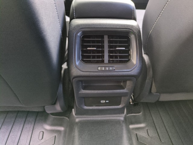 VolkswagenTaos35