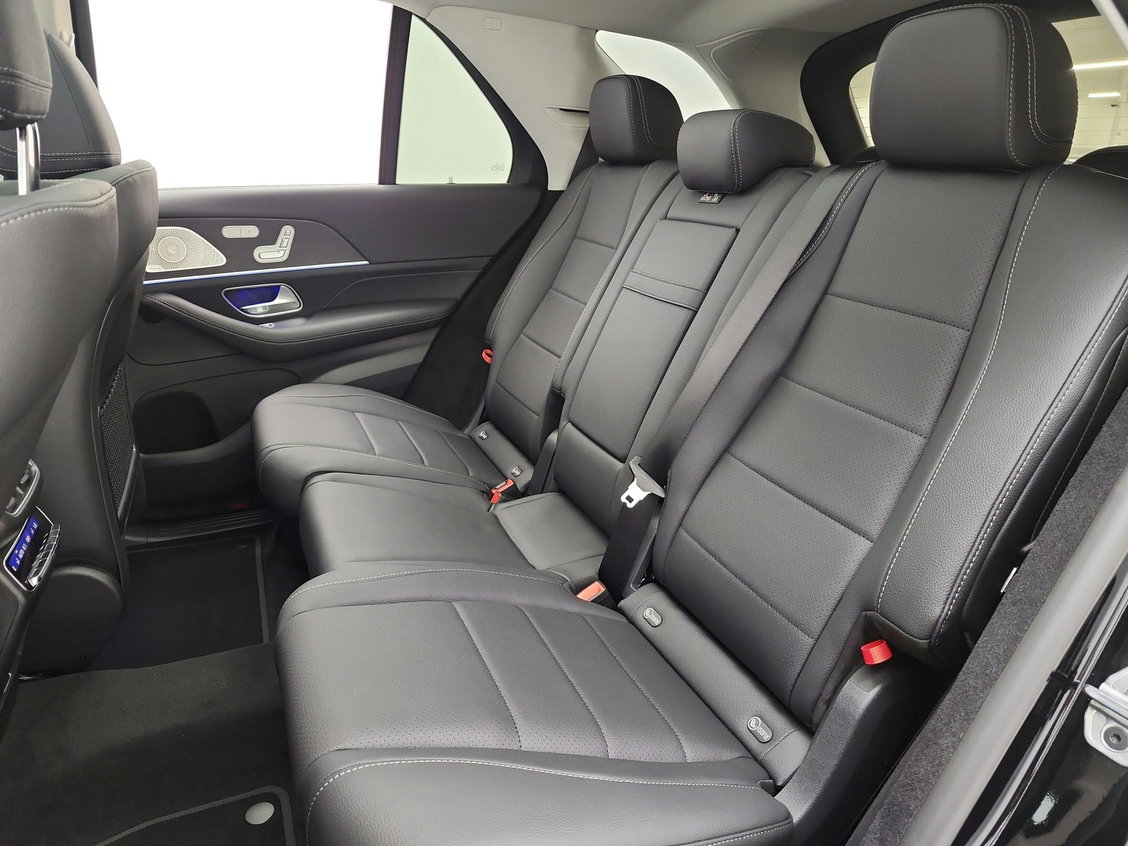 New 2026 Black Mercedes-Benz GLE 450 4MATIC® SUV image 11