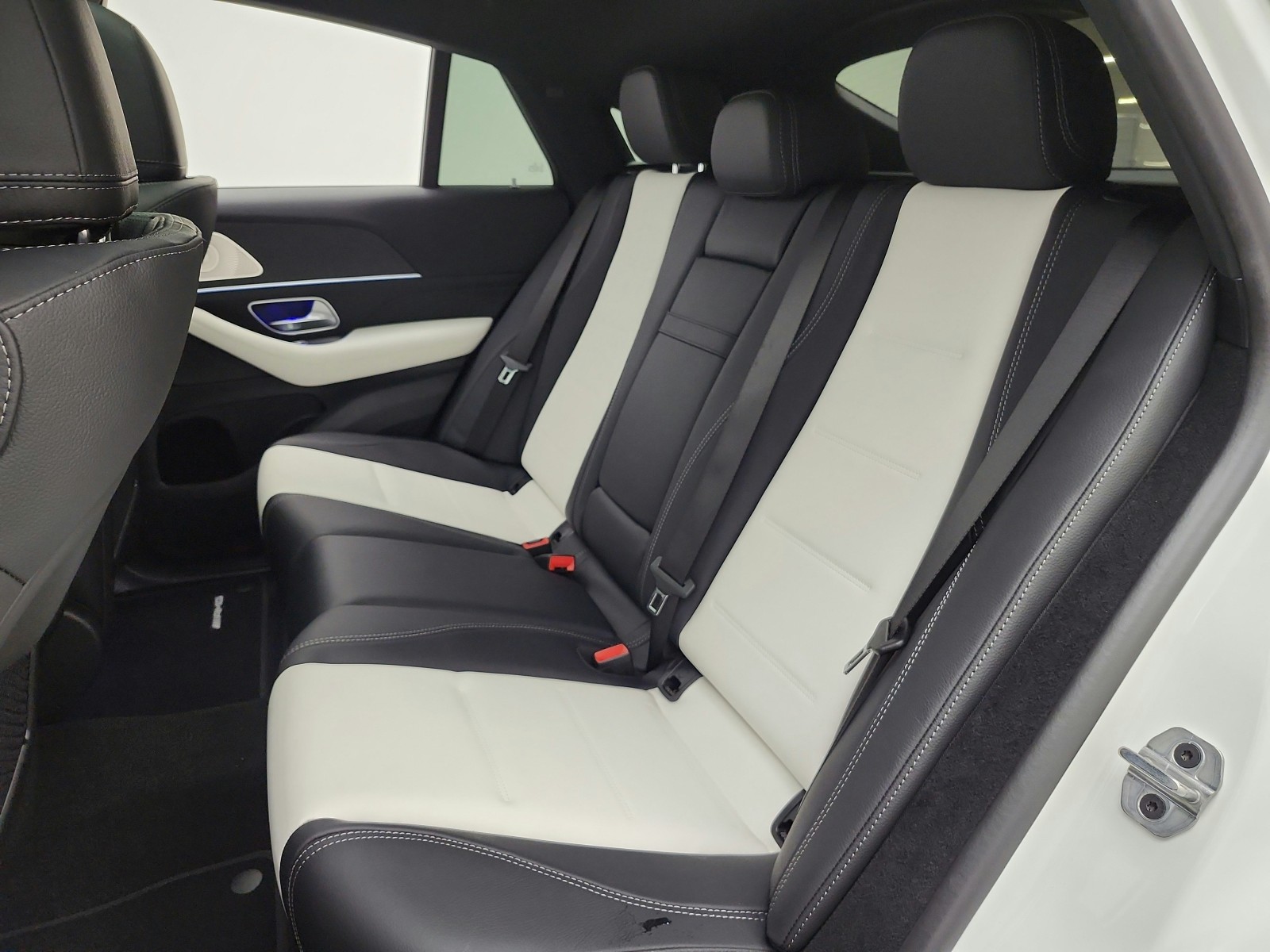 New 2026 Polar White Mercedes-Benz GLE 450 4MATIC® Coupe image 11