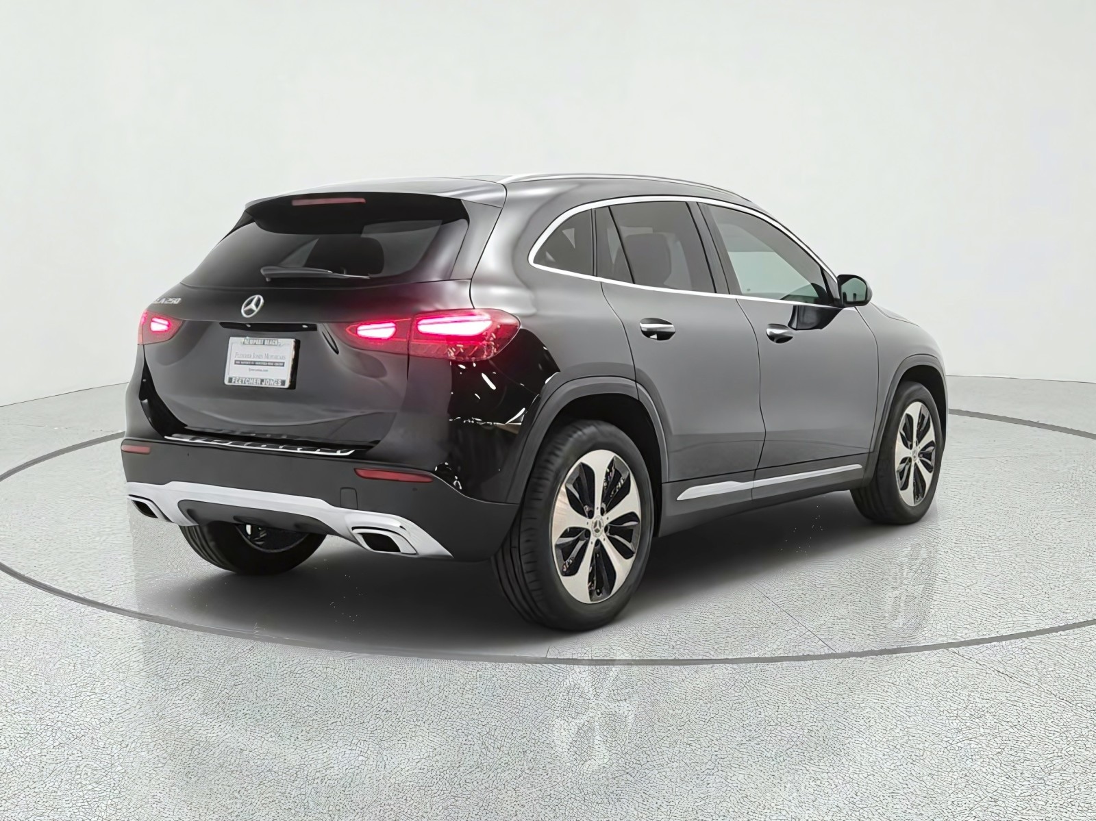 New 2026 Night Black Mercedes-Benz GLA 250 SUV image 5