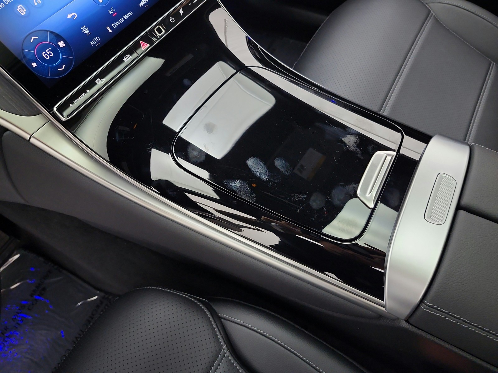 New 2026 Black Mercedes-Benz GLC 300 SUV image 9