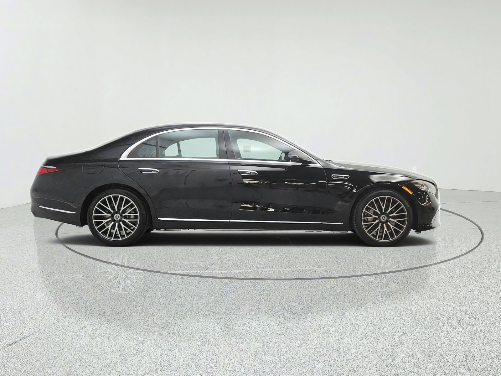 New 2027 Black Mercedes-Benz S 580 4MATIC® Sedan image 4