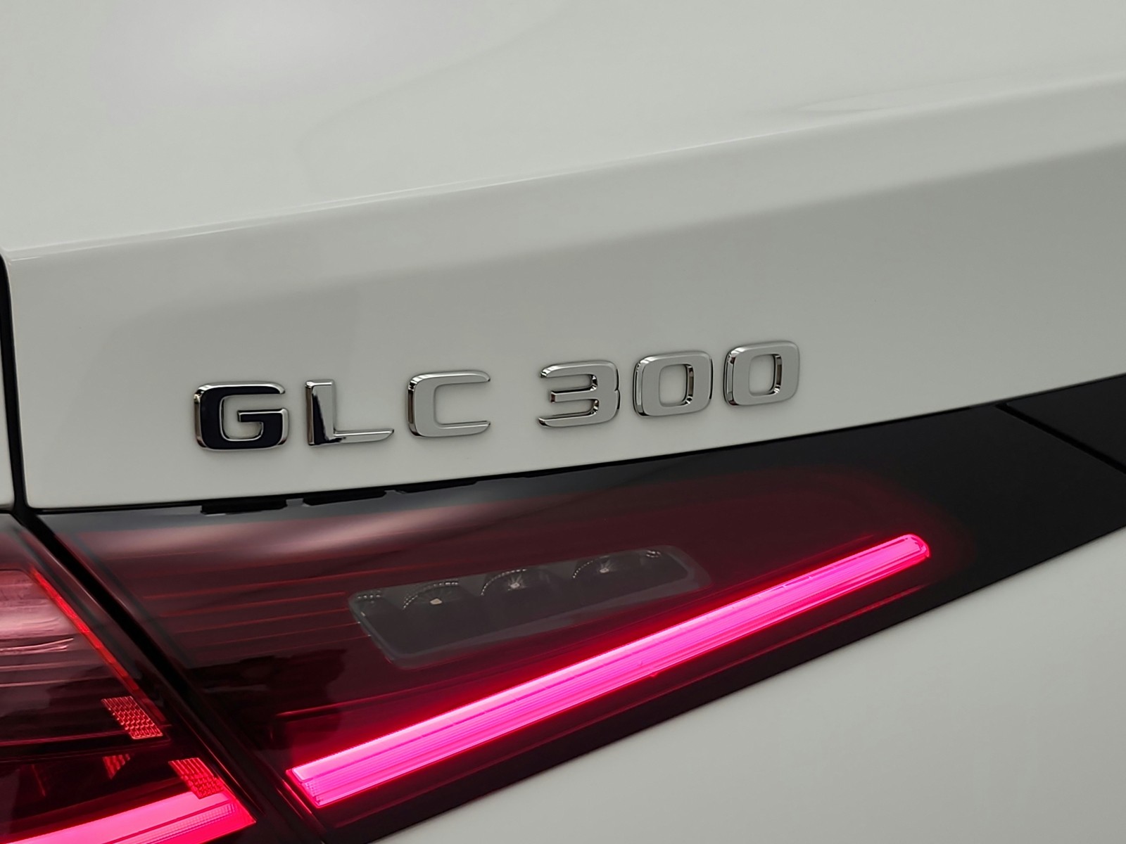 Certified Used 2025 Polar White Mercedes-Benz GLC 300 4MATIC® Coupe image 31