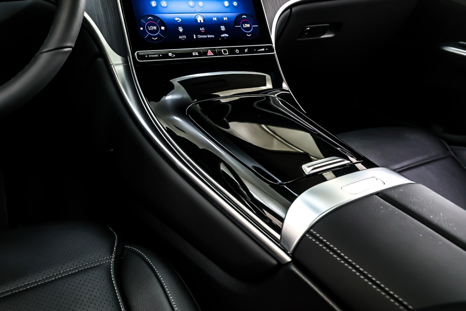 New 2026 Black Mercedes-Benz GLC 300 image 6