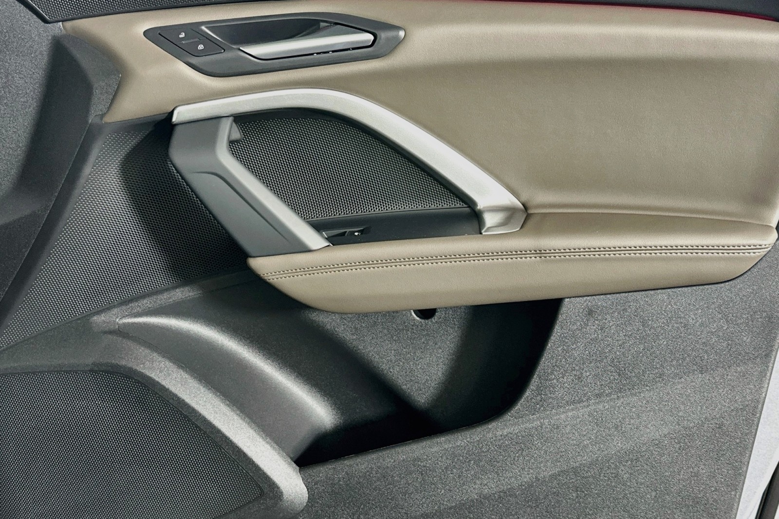 New 2026 Florett Silver Metallic Audi Premium Plus image 20