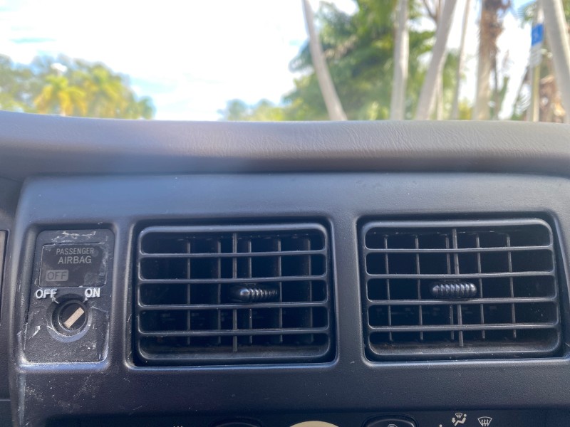 2002 Toyota Tacoma 1 OWNER AUTO AC 4 CYL in , 