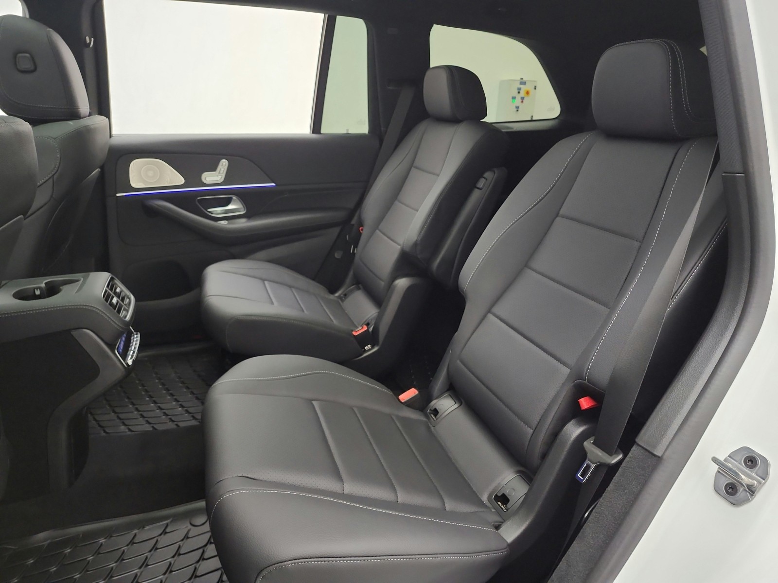 New 2026 Polar White Mercedes-Benz GLS 450 4MATIC® SUV image 11