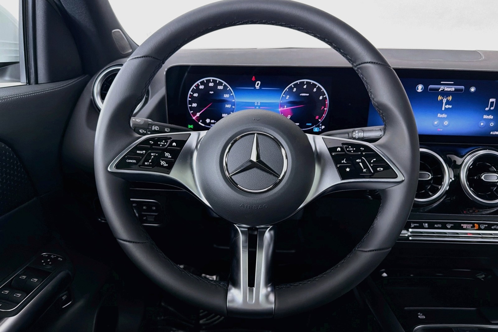 New 2026 Polar White Mercedes-Benz GLA 250 SUV image 17