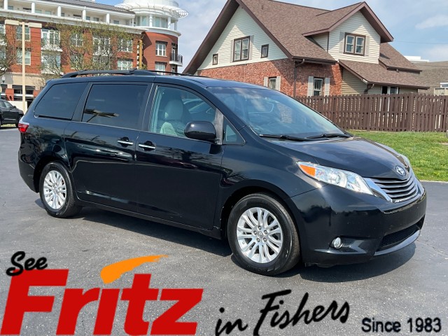 Midnight Black Metallic 2016 Toyota Sienna XLE 7-Passenger Auto Access Seat Minivan Front-Wheel Drive Automatic