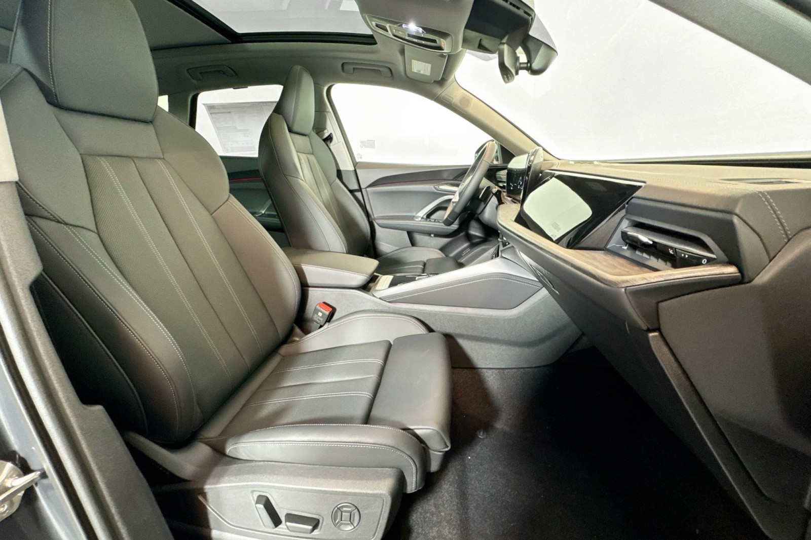 New 2025 Tambora Gray Metallic Audi Premium Plus 2.0 TFSI quattro image 25