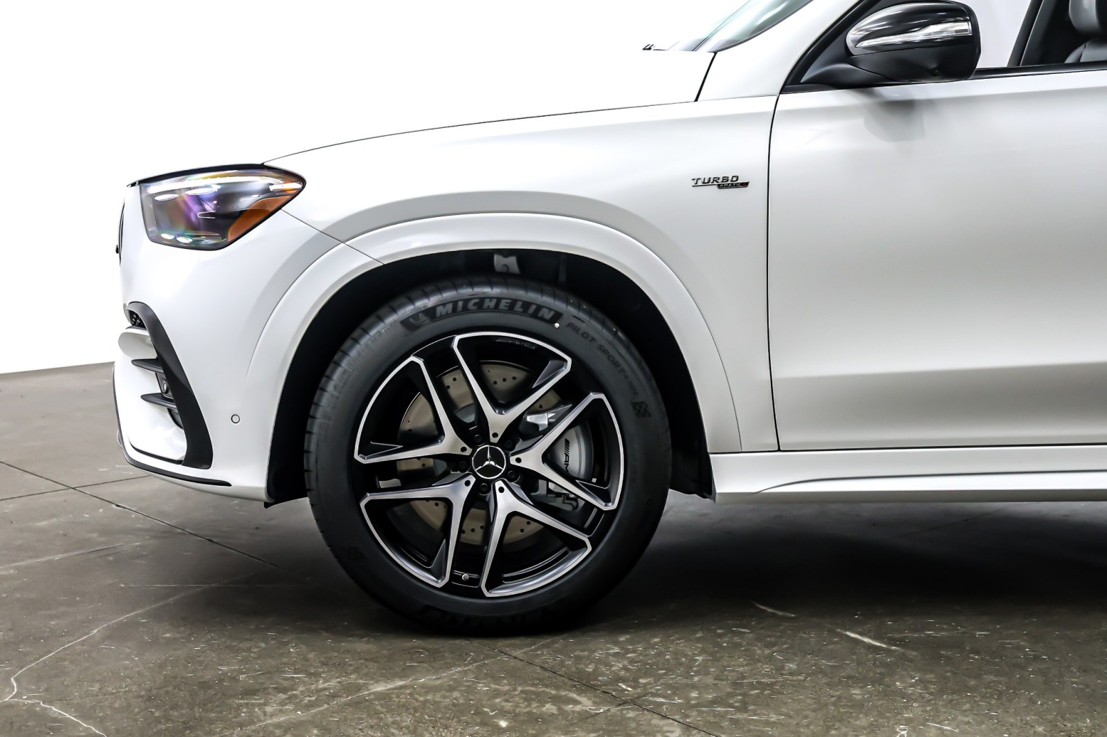 New 2026 Polar White Mercedes-Benz AMG® GLE 53 image 10