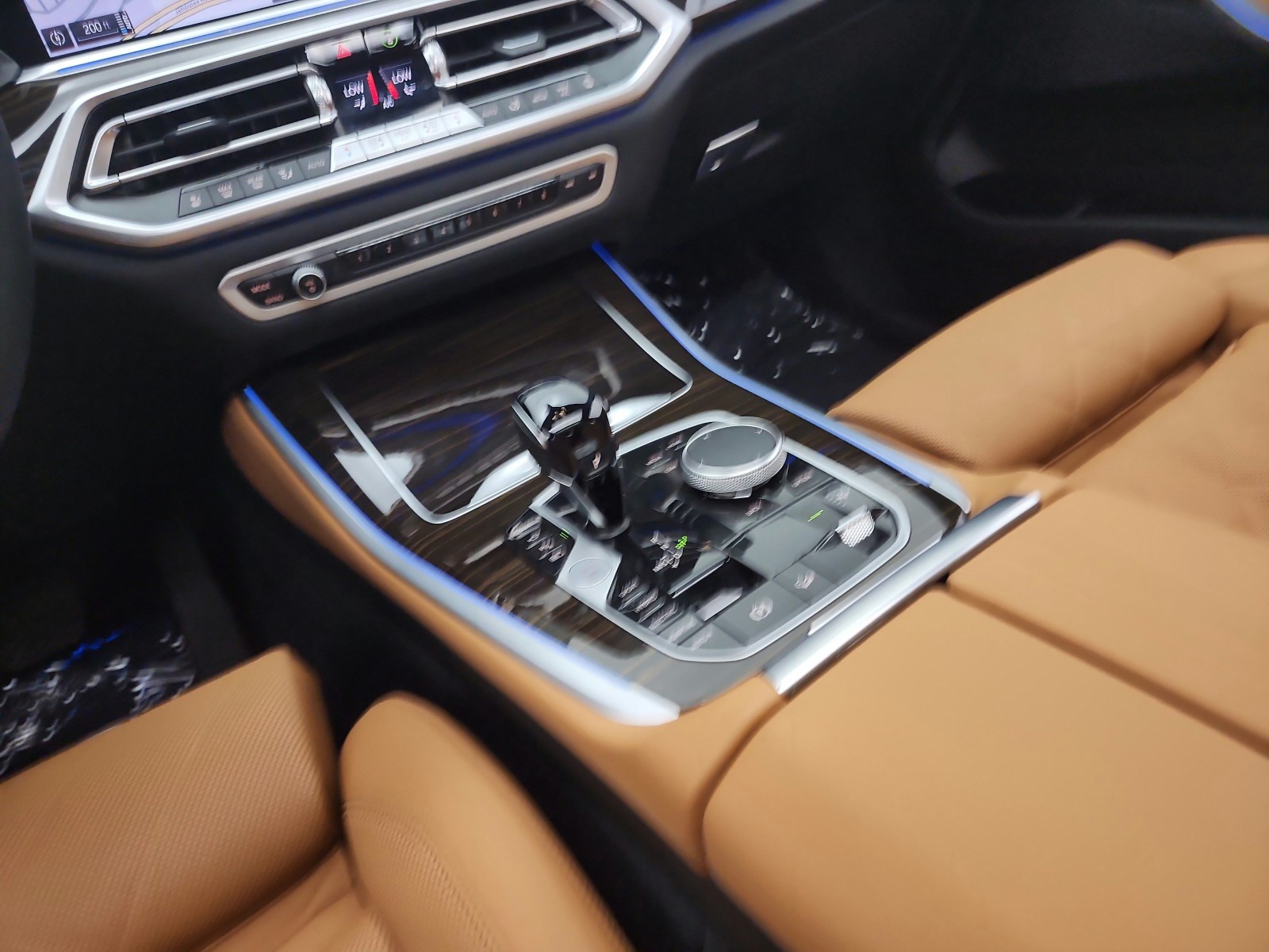 Used 2023 Mineral White Metallic BMW xDrive45e Plug-In Hybrid image 17