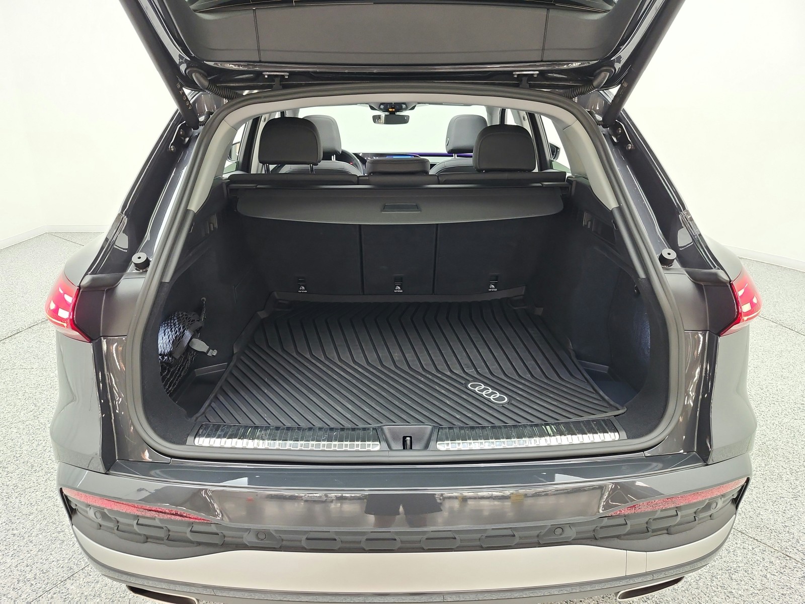 Used 2025 Tambora Gray Metallic Audi Premium image 19