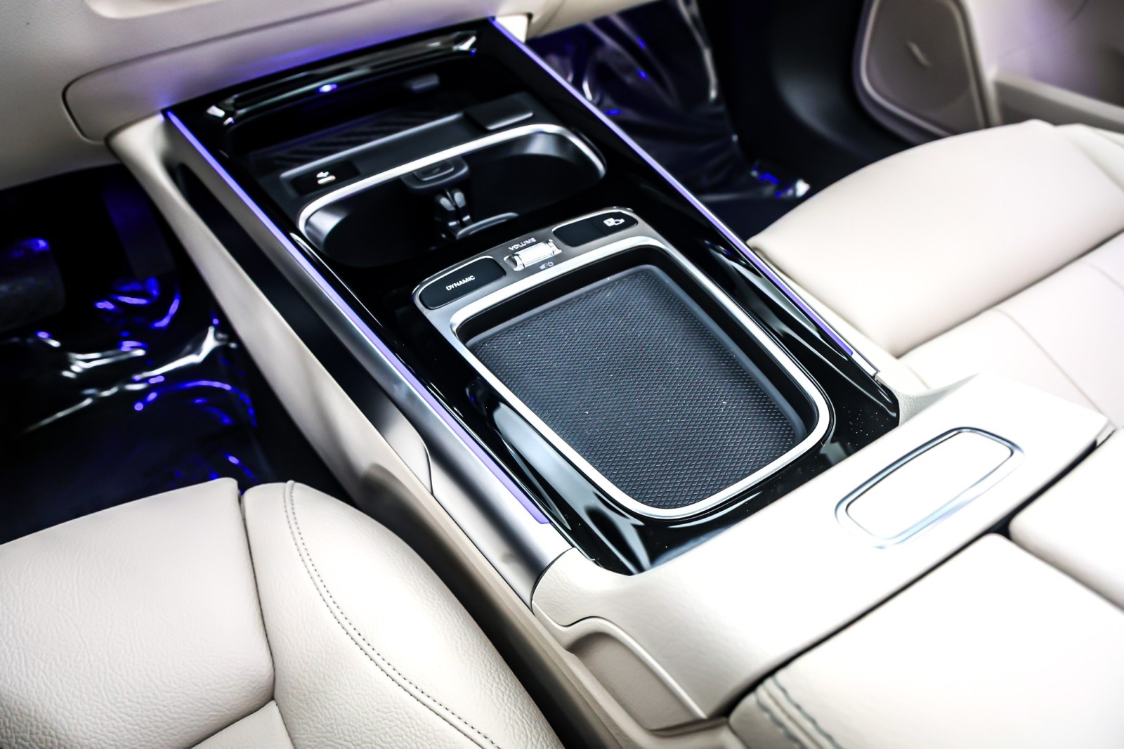 New 2026 Night Black Mercedes-Benz GLB 250 image 6