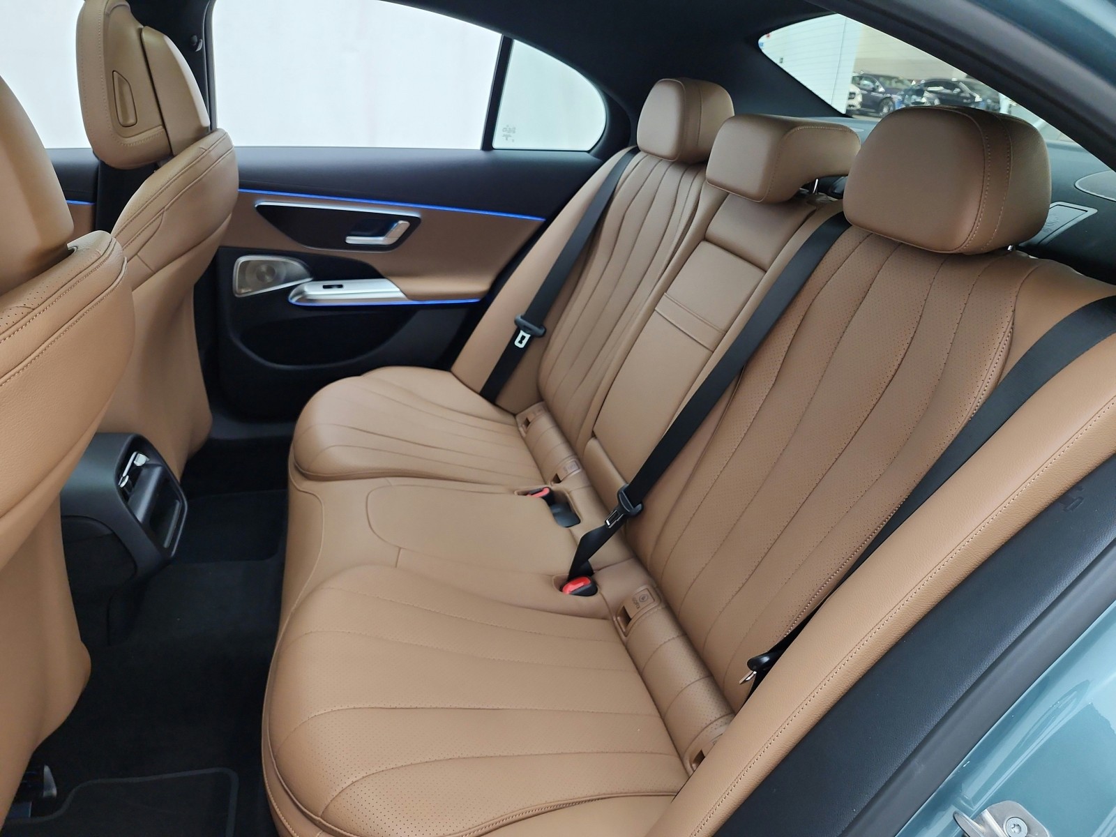 New 2027 Verde Silver Metallic Mercedes-Benz E 350 RWD Sedan image 11