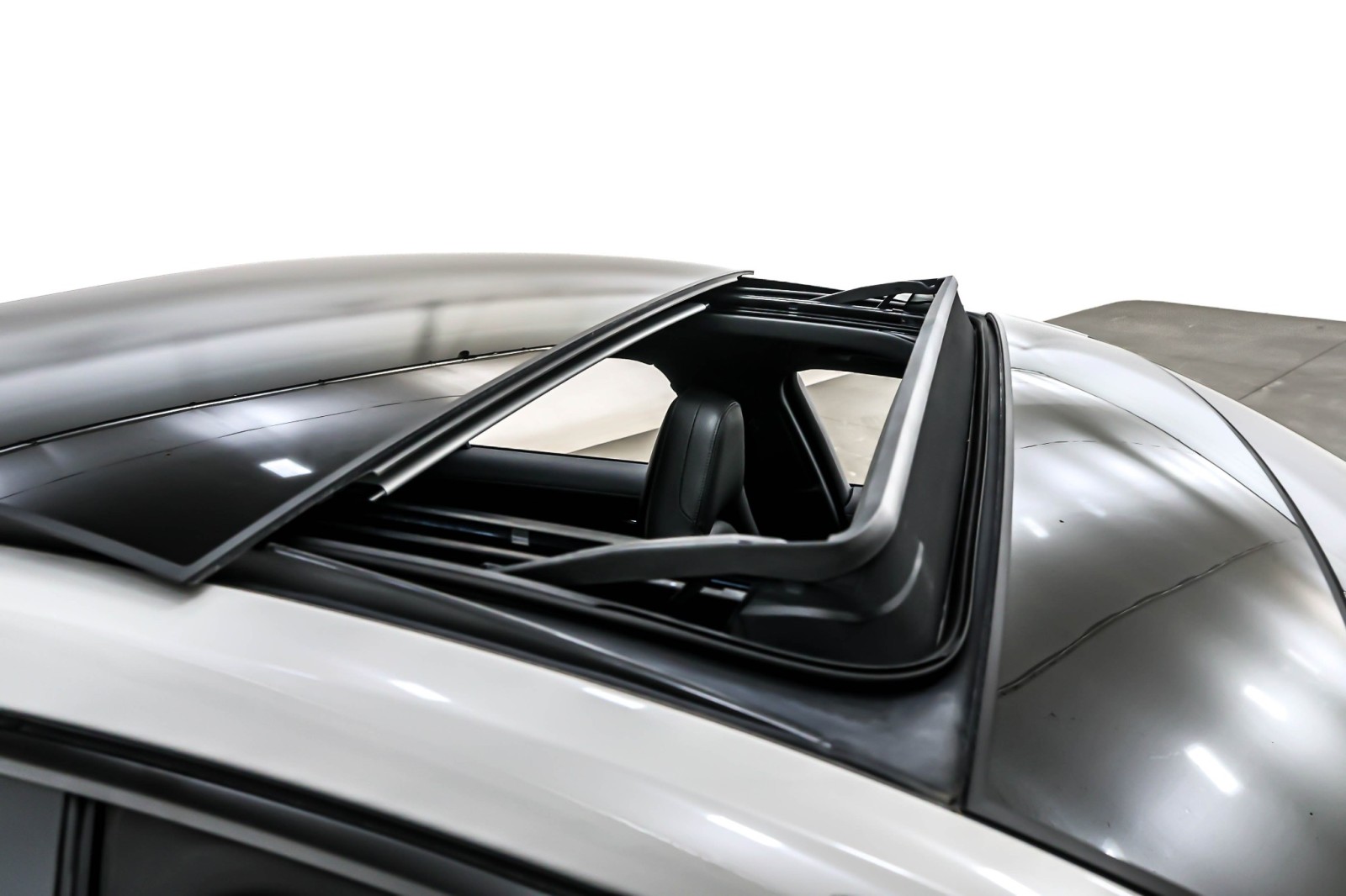 Used 2019 Chalk Porsche  image 21