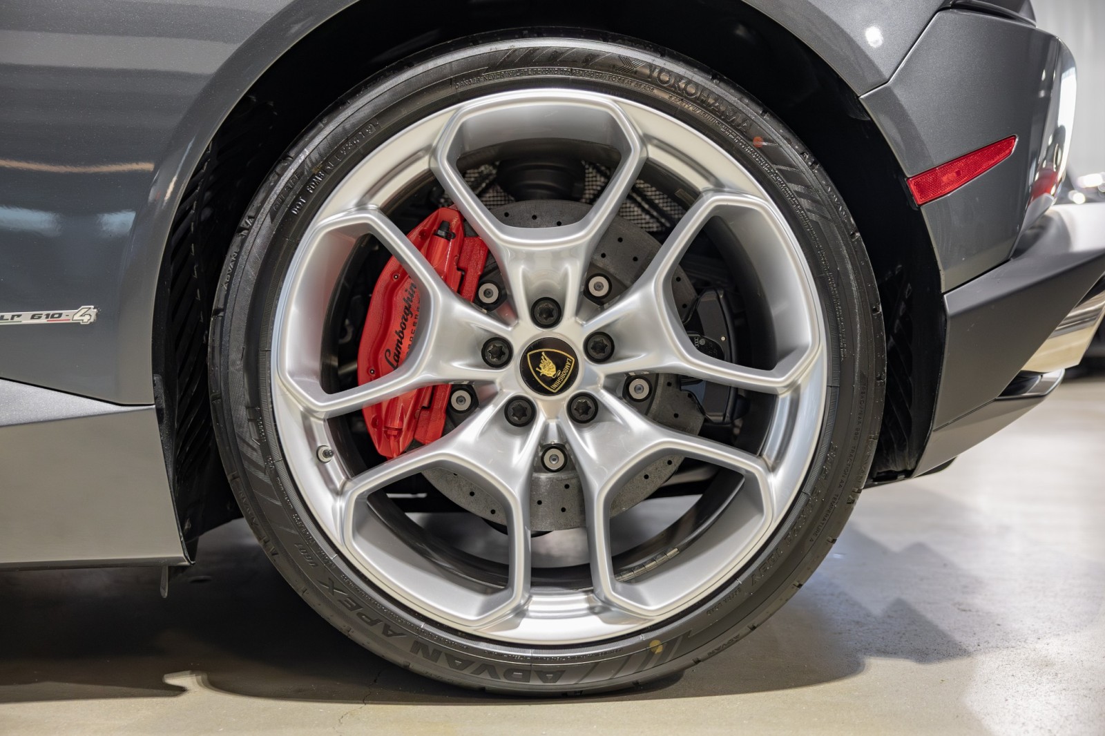 Used Car 2015 Lamborghini Huracan  Lp 610-4 - Transparent Engine Bonnet - Front Lift - Carbon Ceramic Brakes For Sale Under $240,000 In Boerne, Texas