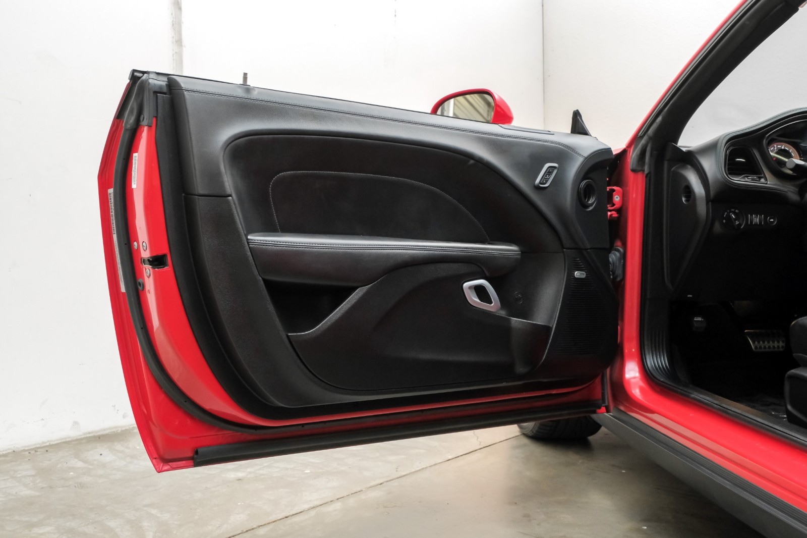 2023 Dodge Challenger R/T Shaker PlusPkg TechPkg Sunroof AutoTrans 39