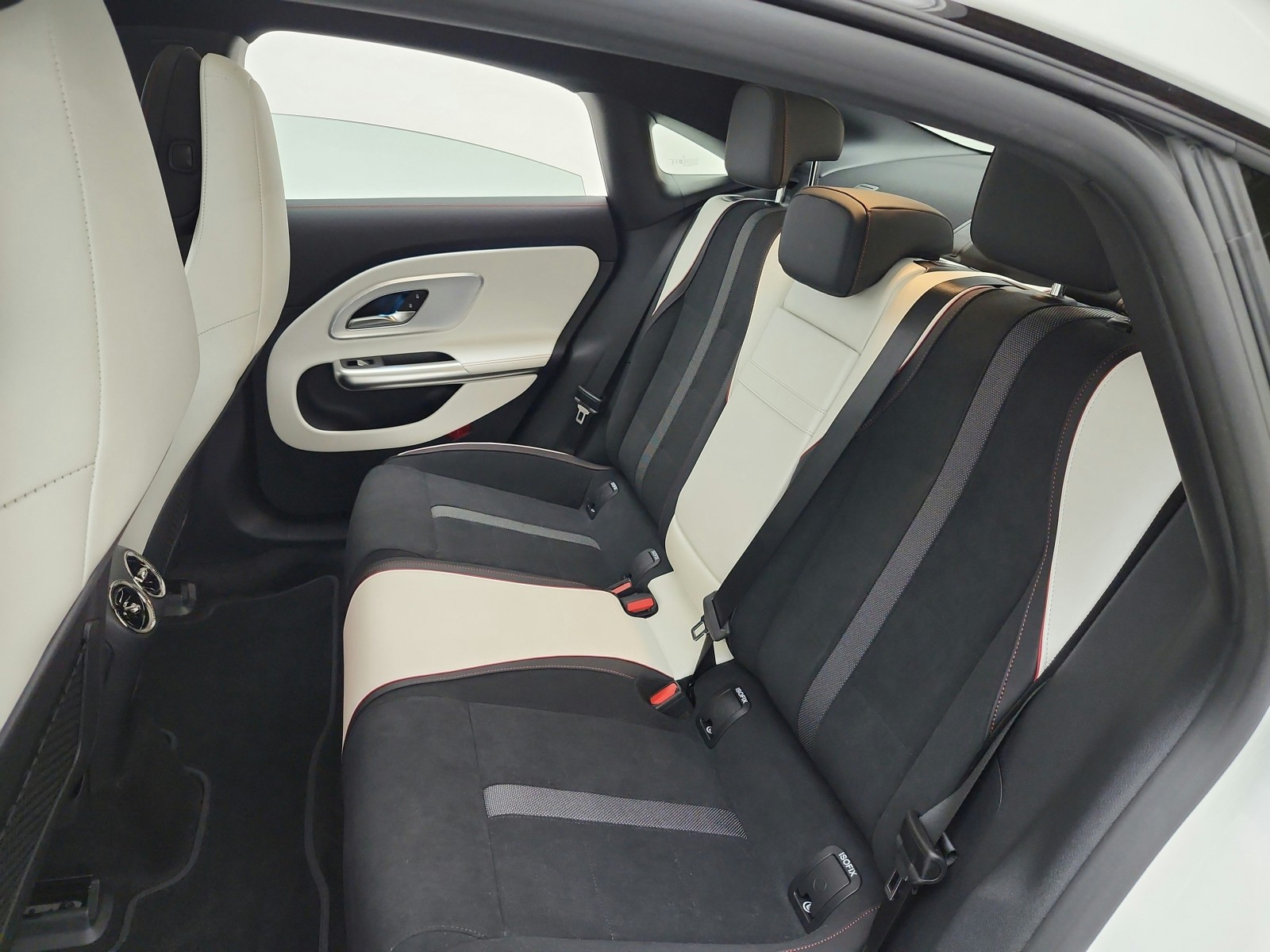 New 2027 Polar White Mercedes-Benz CLA 250+ Electric RWD image 11
