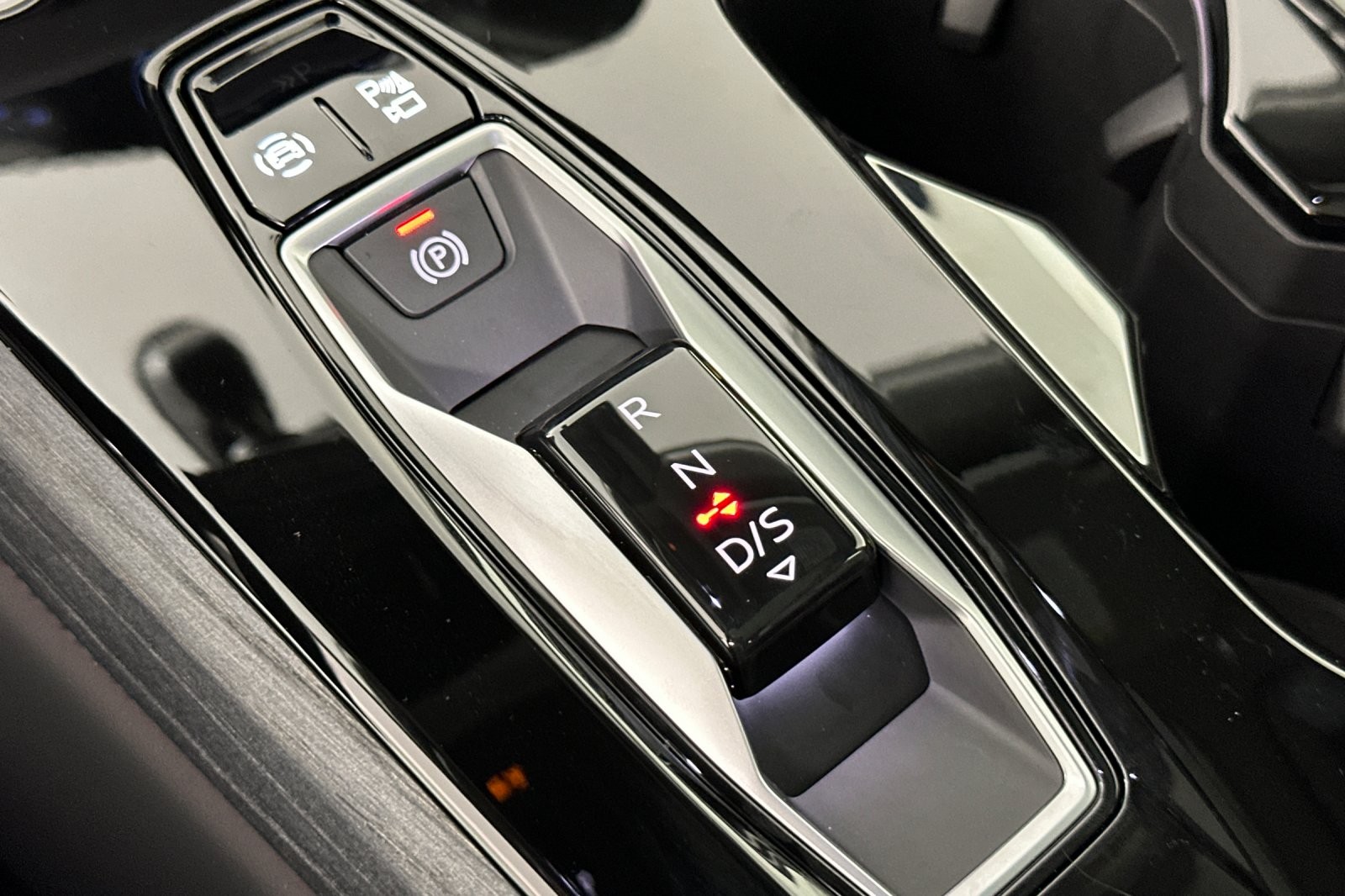 New 2026 Arkona White Audi Premium 2.0 TFSI quattro image 20