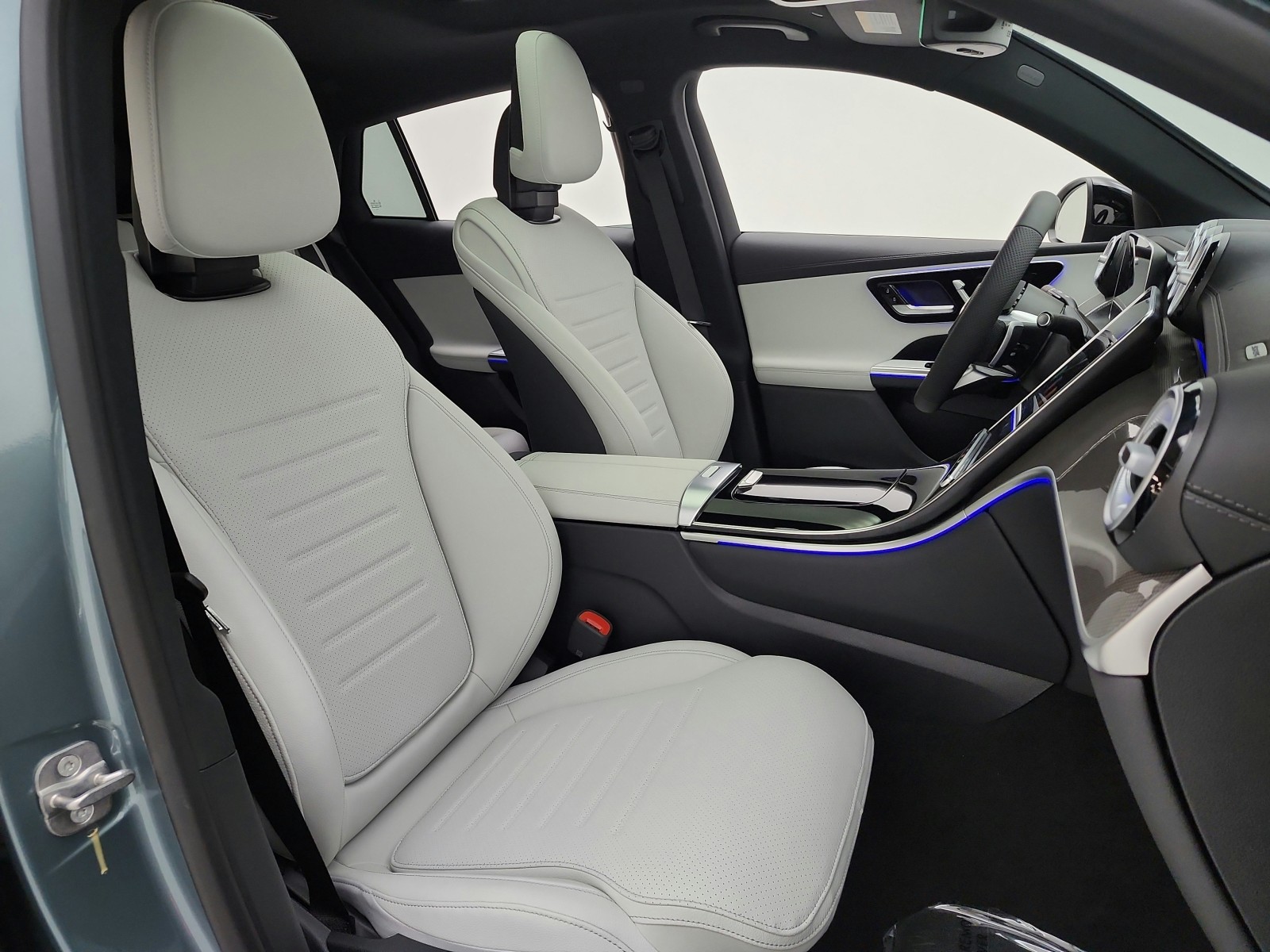 New 2027 Verde Silver Metallic Mercedes-Benz GLC 300 4MATIC® Coupe image 14