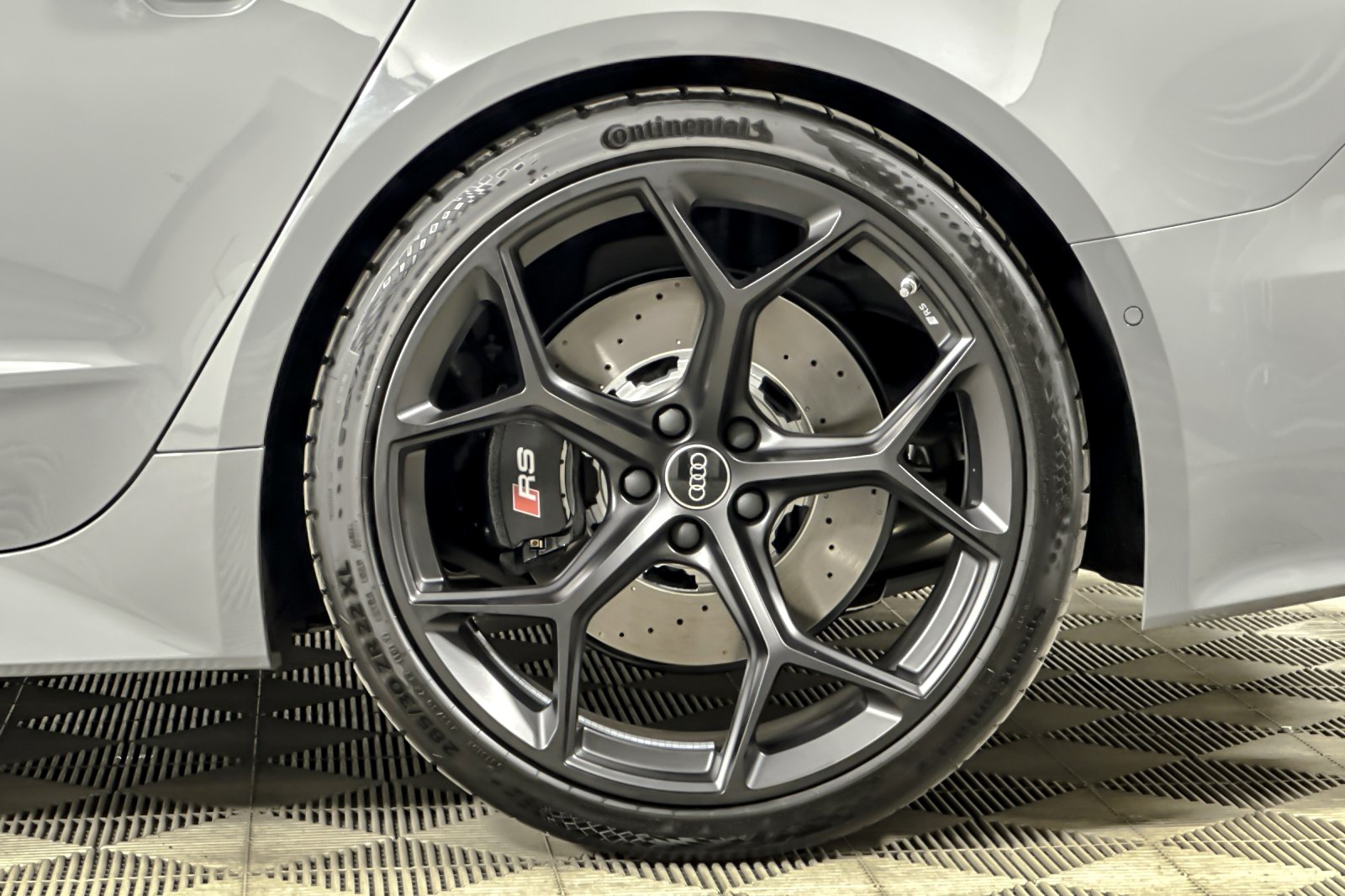 New 2026 Nardo Gray Audi performance 4.0 TFSI quattro image 22