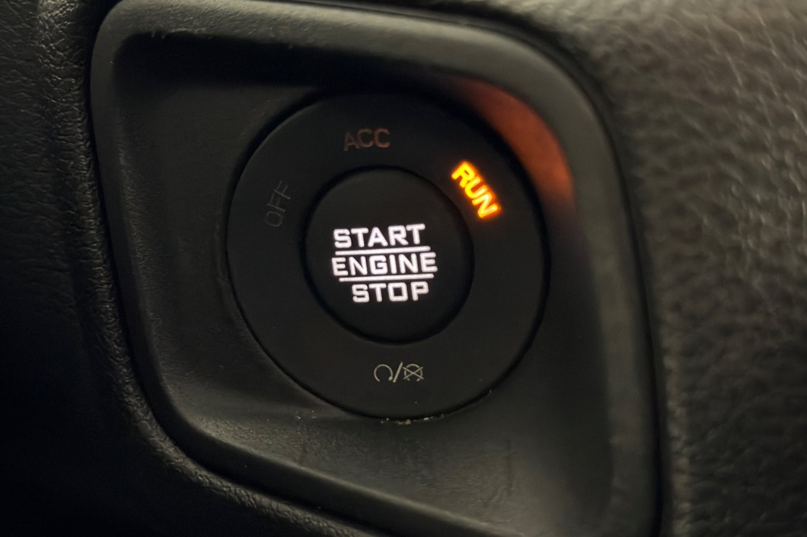 Used 2025 BLACK CLEAR COAT Jeep Sport S 4x4 image 21