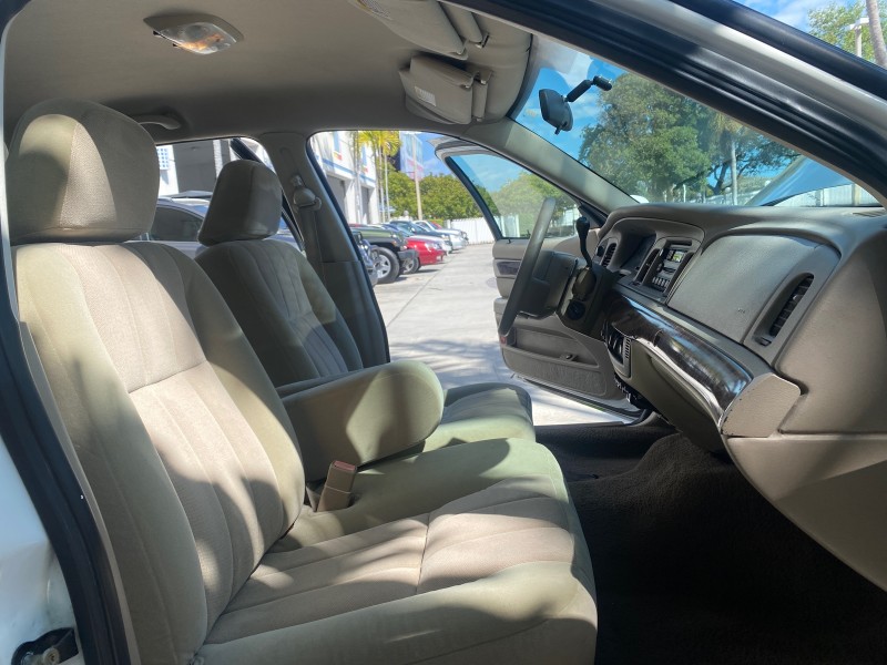 2005 Mercury Grand Marquis GS LOW MILES 49,348 in , 