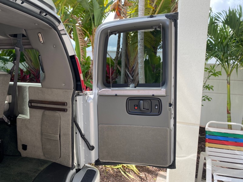 2013 GMC SAVANA HI TOP CONVERSION HANDICAP LIFT LOW MILES 24,857 in , 