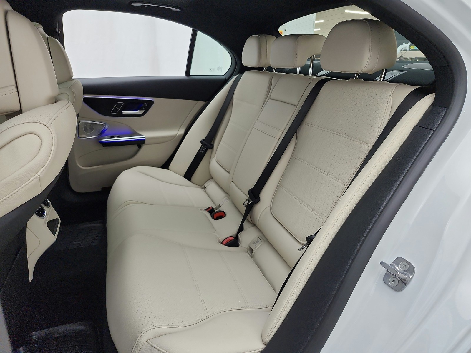 New 2026 MANUFAKTUR Moonlight White Metallic Mercedes-Benz C 300 Sedan image 11