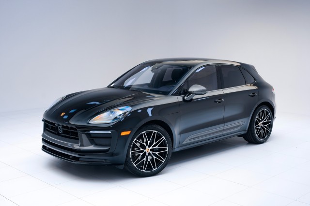 2025  Macan T in , 