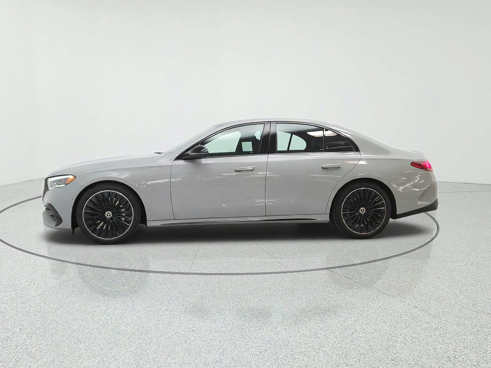 New 2027 MANUFAKTUR Alpine Grey Mercedes-Benz E 450 4MATIC® Sedan image 8