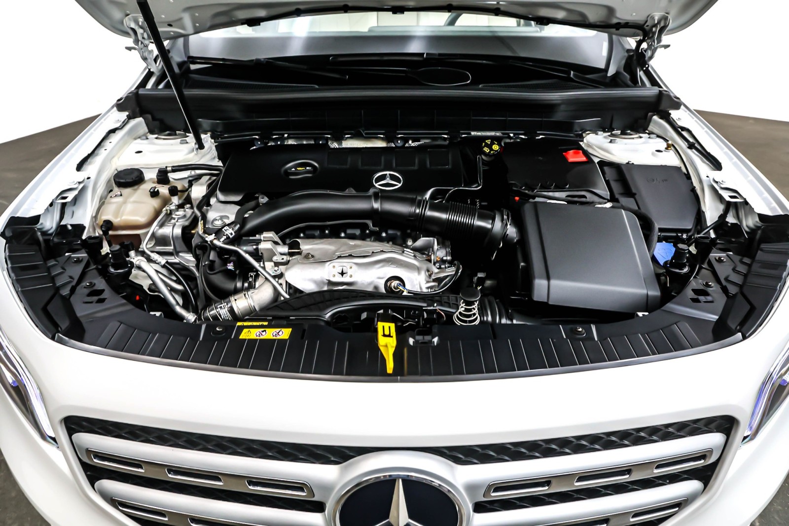 Used 2023 Polar White Mercedes-Benz GLB 250 image 10