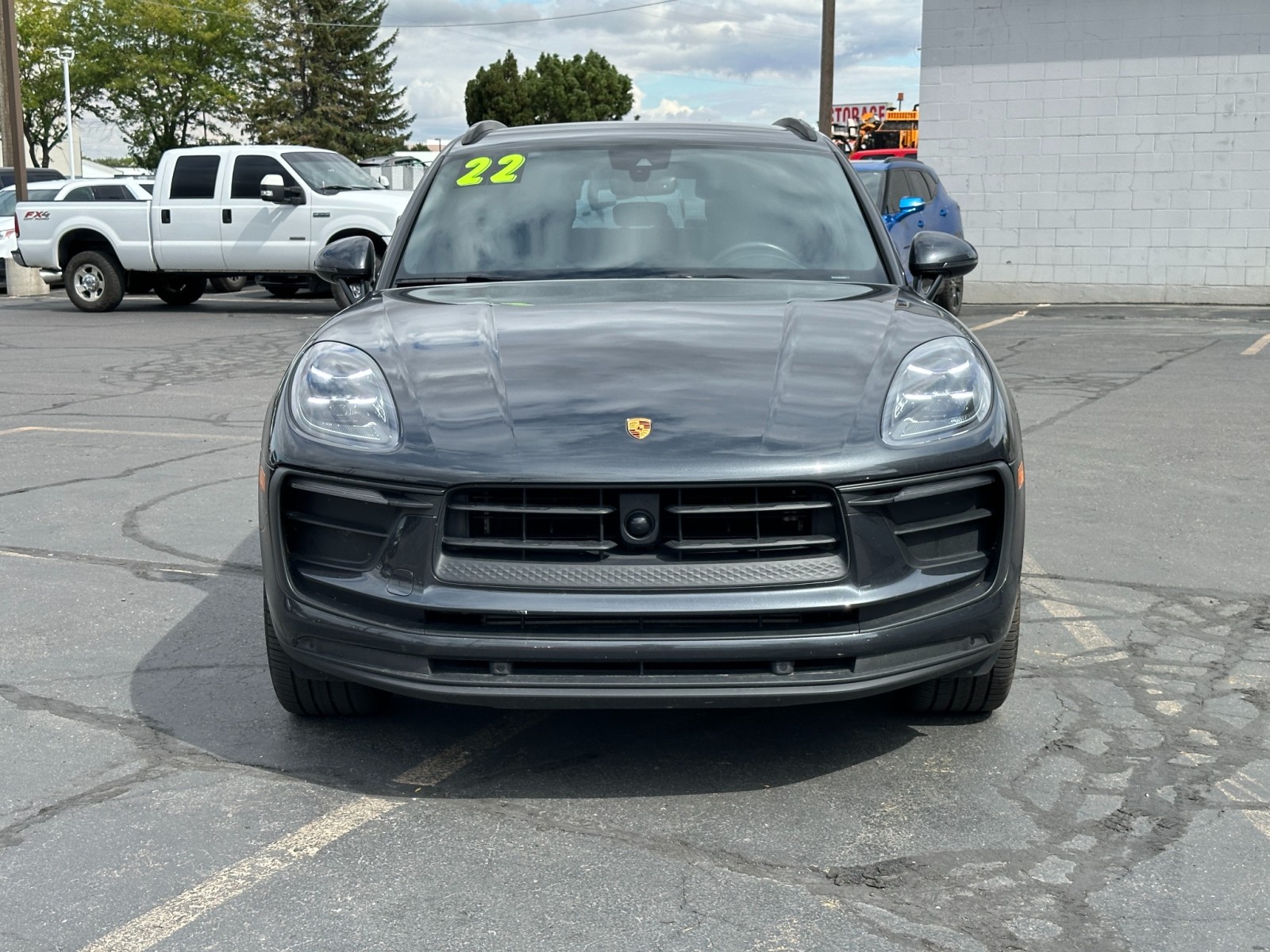 2022 Porsche Macan  2