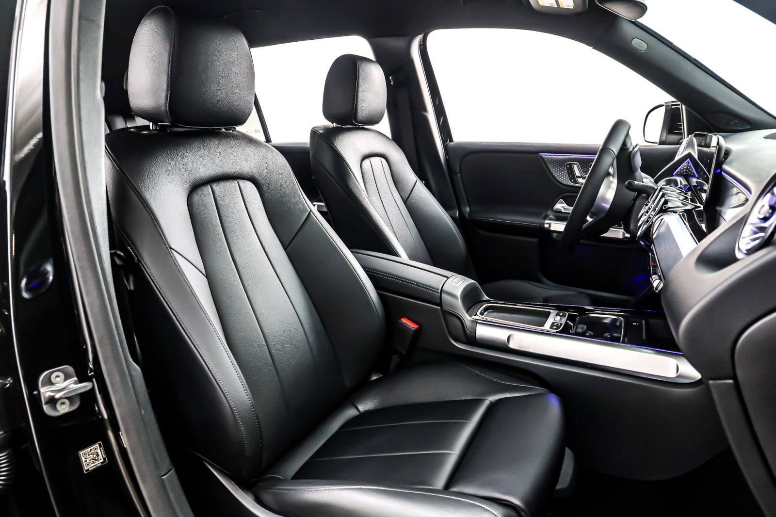 New 2026 Night Black Mercedes-Benz GLB 250 image 7