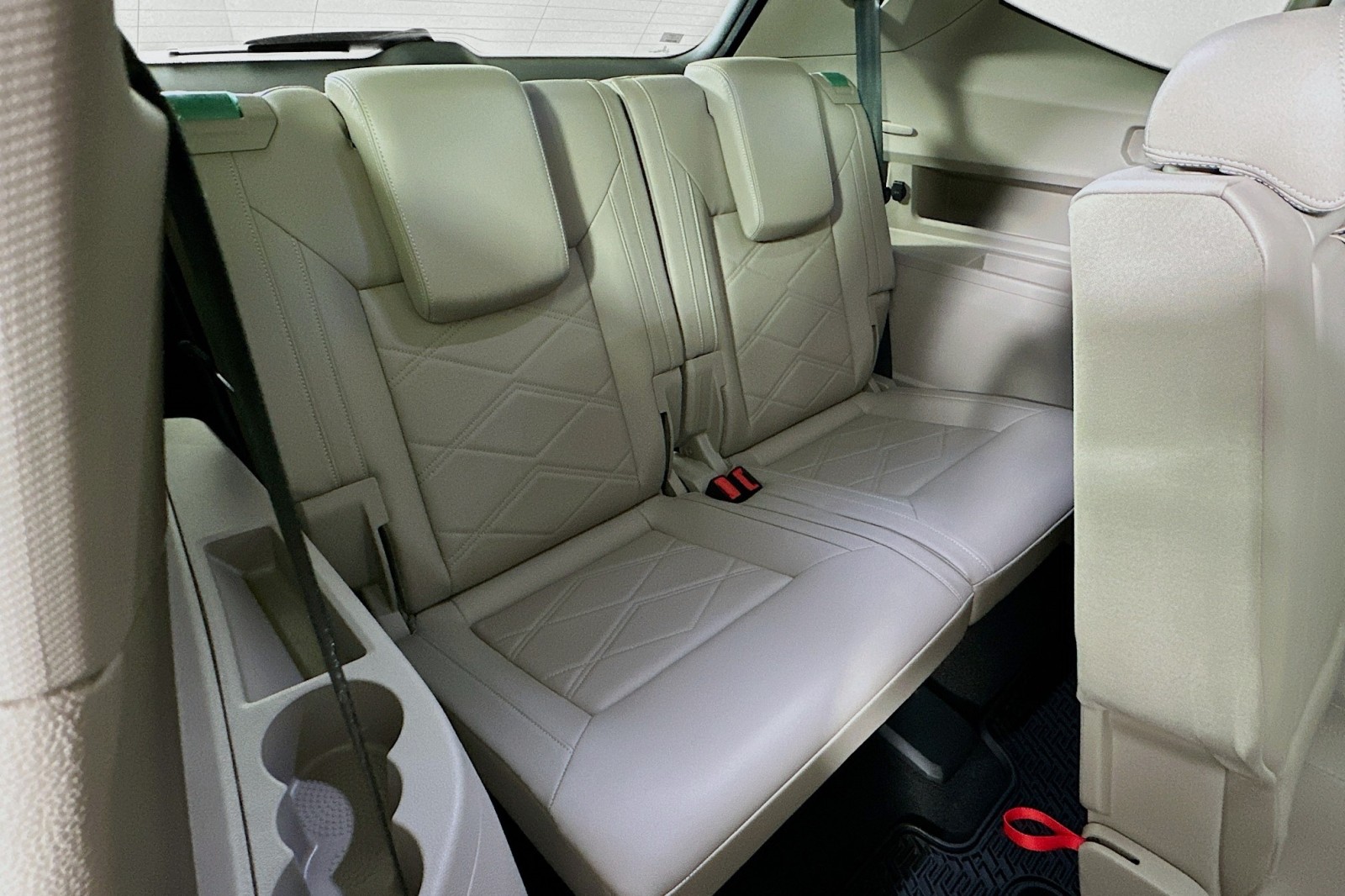 Used 2024 Platinum Gray Metallic Volkswagen 2.0T SE image 10