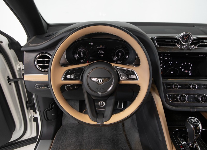 2024 Bentley Bentayga EWB Bentayga EWB Azure ($281,000 MSRP) *1-OWNER* in , 