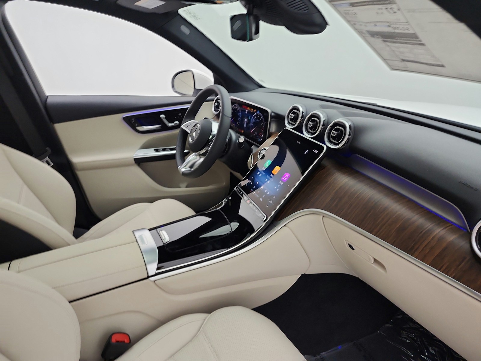 New 2027 Polar White Mercedes-Benz GLC 300 SUV image 15
