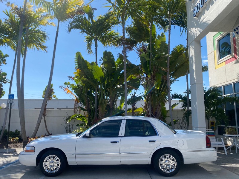 2005 Mercury Grand Marquis GS LOW MILES 49,348 in , 
