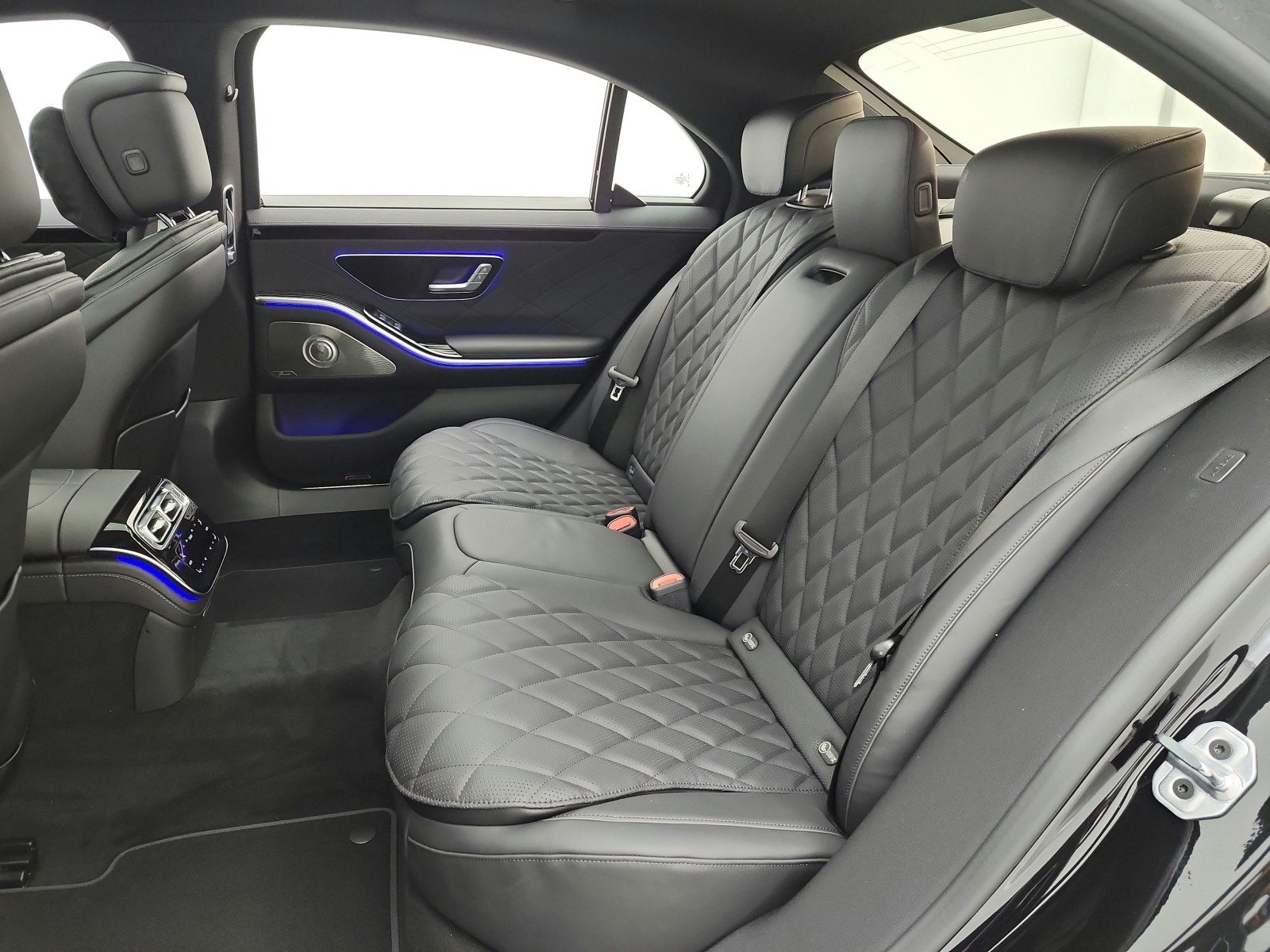 New 2026 Obsidian Black Metallic Mercedes-Benz S 500 image 19