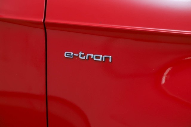 2018 Audi A3 Sportback e-tron Premium Plus 13
