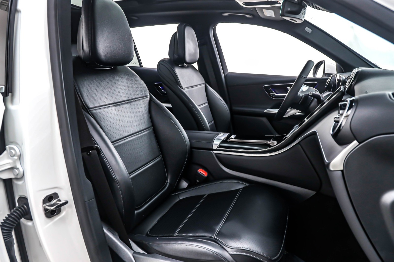 New 2026 Polar White Mercedes-Benz GLC 300 image 8