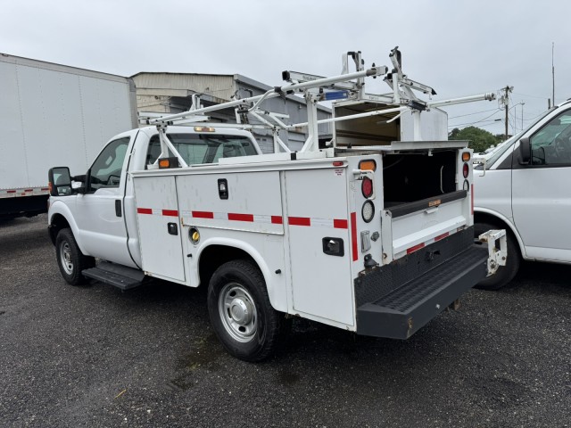 2015 Ford F-350 4x4 Service Body w Ladder Racks XL in ,