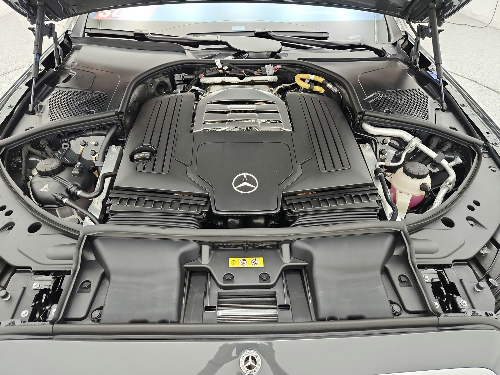 New 2027 MANUFAKTUR Silicon Grey Mercedes-Benz S 580 4MATIC® Sedan image 11