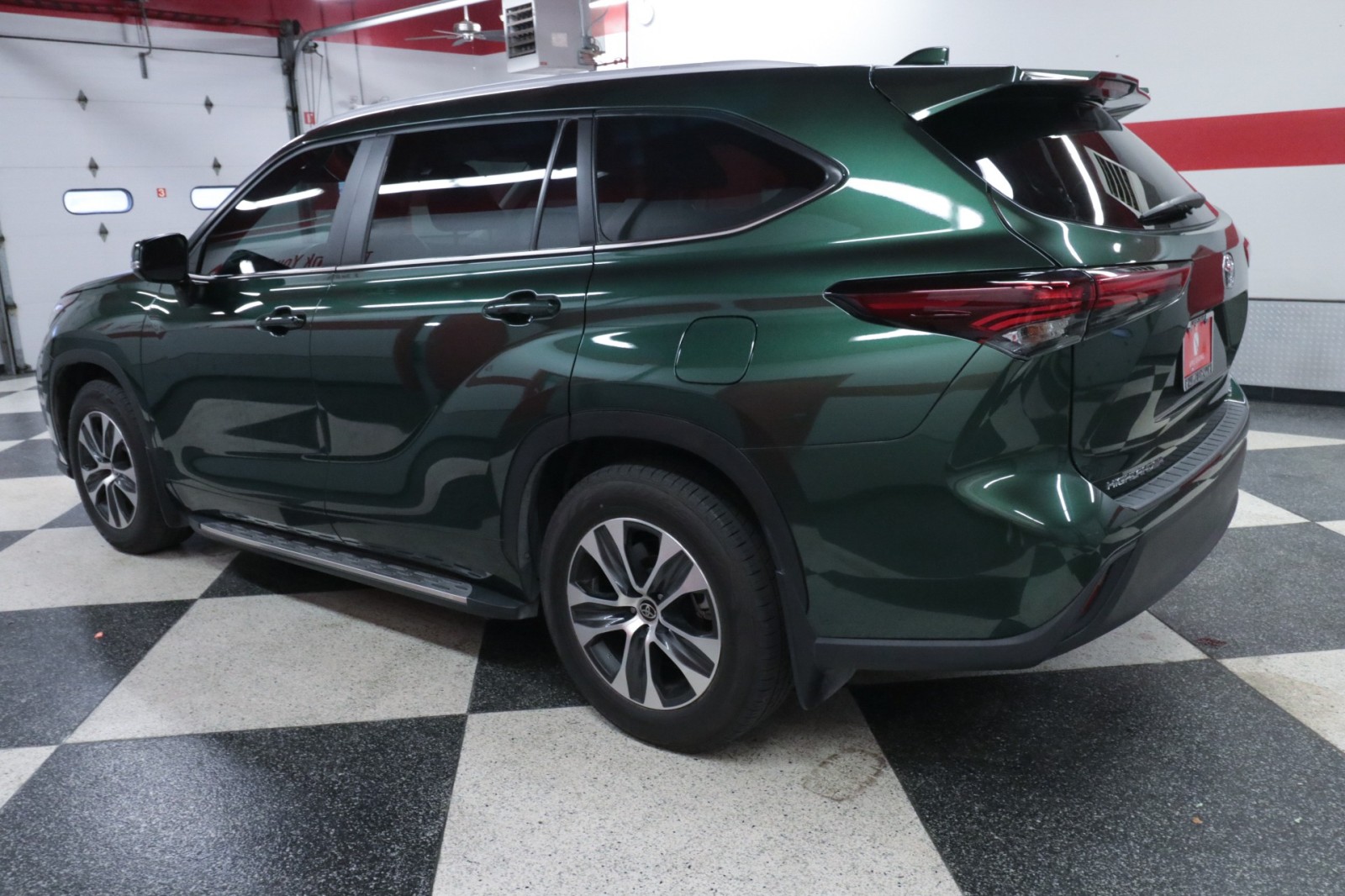Used Car 2024 Toyota Highlander  Xle For Sale Under $40,000 In Austin, Texas