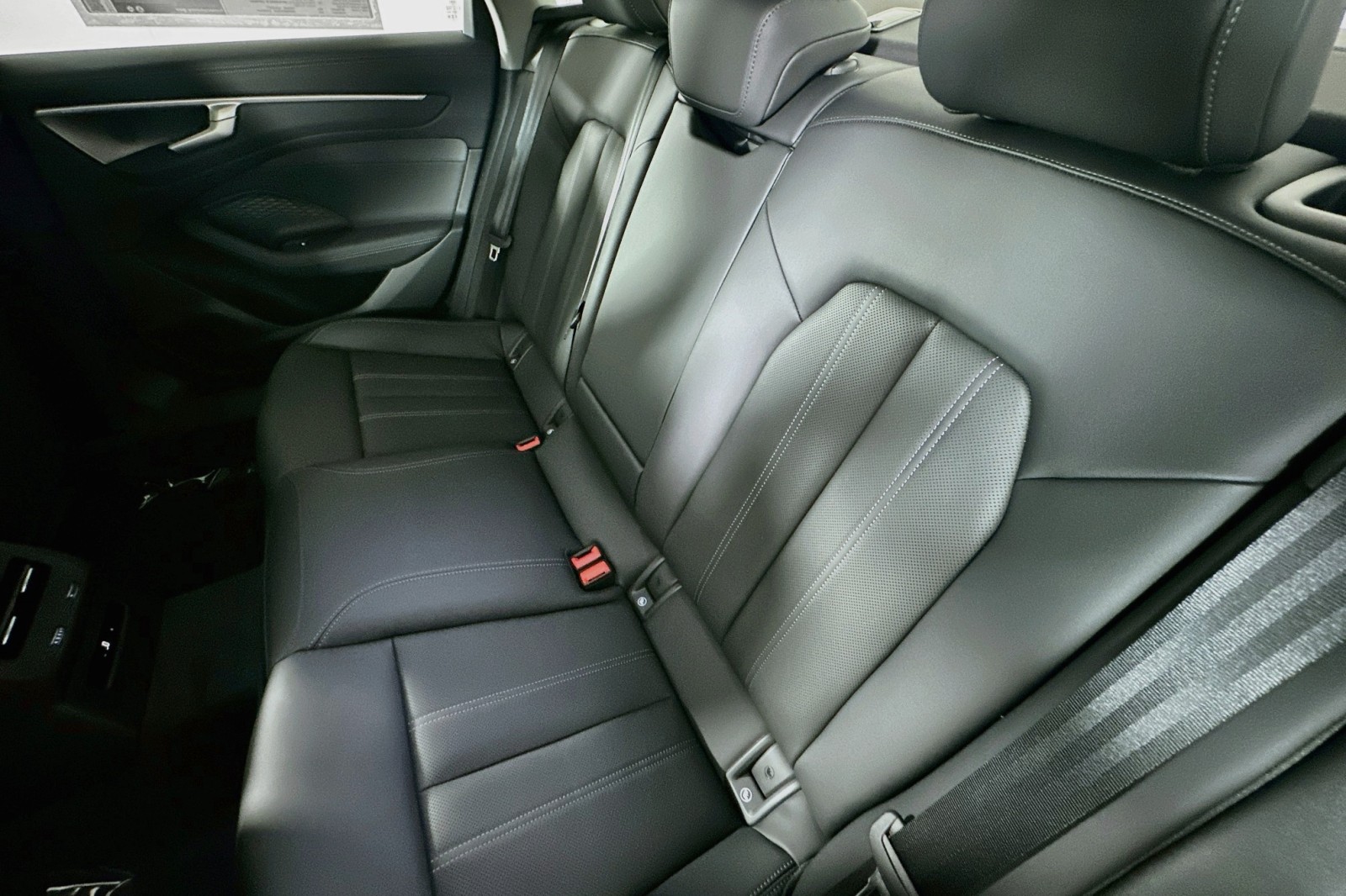 New 2026 Mythos Black Metallic Audi Premium image 7