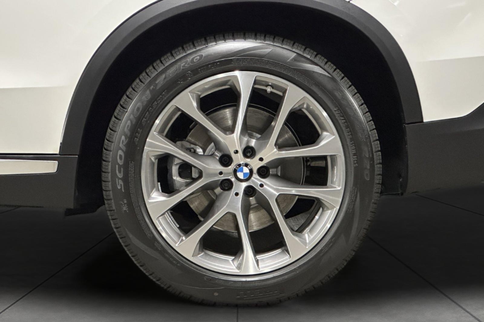 New 2026 Alpine White BMW xDrive40i image 25