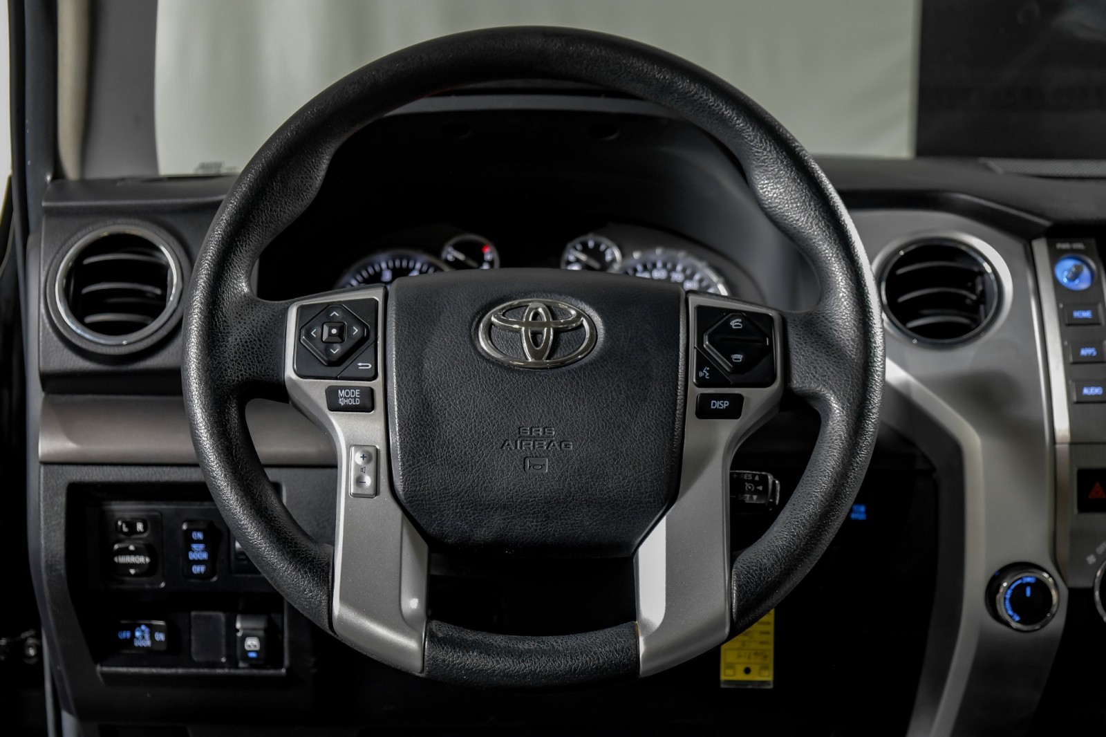 2015 Toyota Tundra 4WD Truck SR5 16