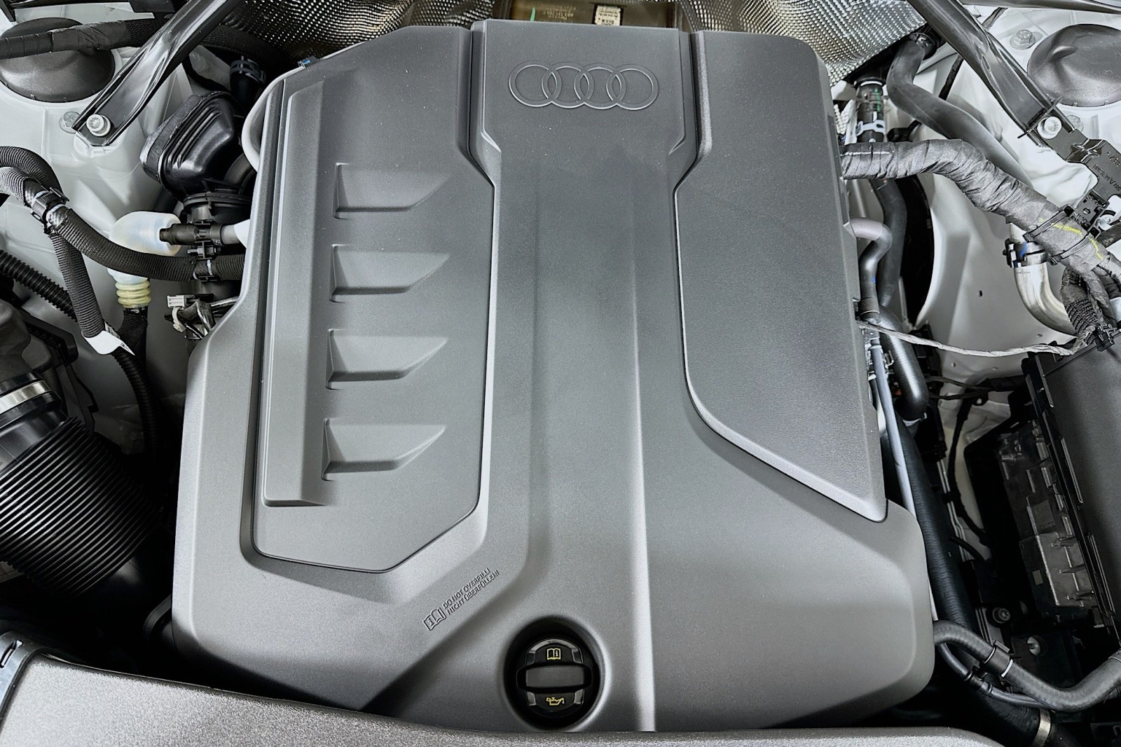 New 2025 Glacier White Metallic Audi Premium Plus image 12